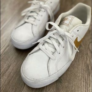 Nike Court Royale AC Womens Sneakers